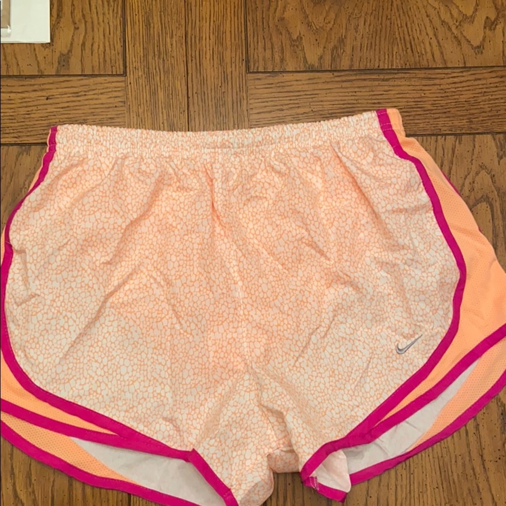 NIKE SHORTS